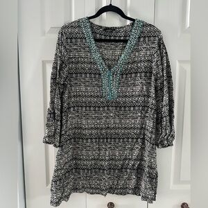 Elegant Black and White Patterned Tunic